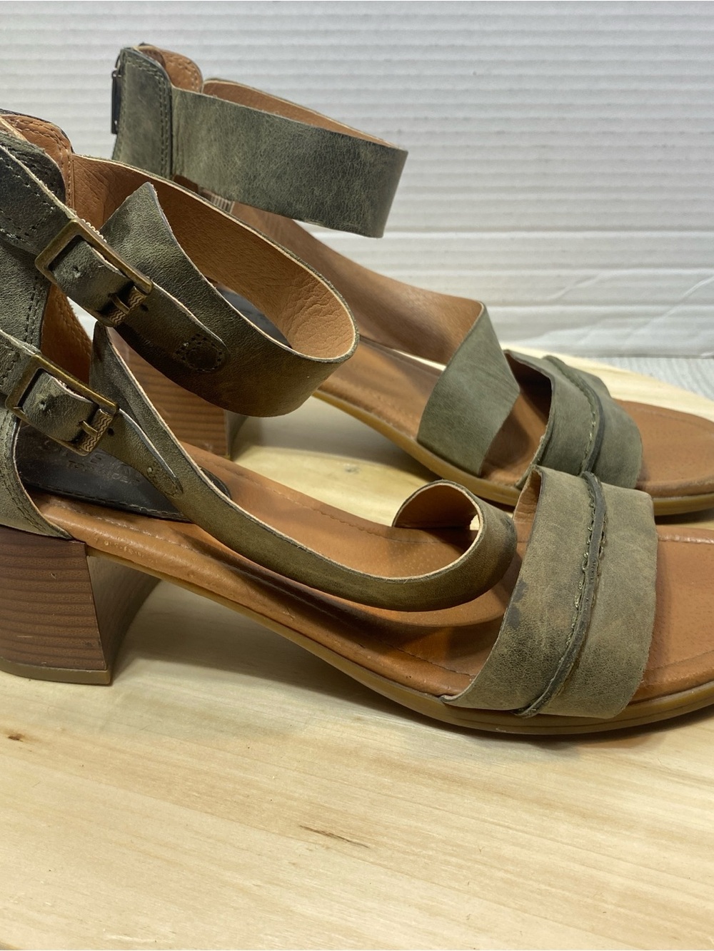 Sperry Top-Sider Green Leather Block Heel Zip Sandals Women's Size 9M